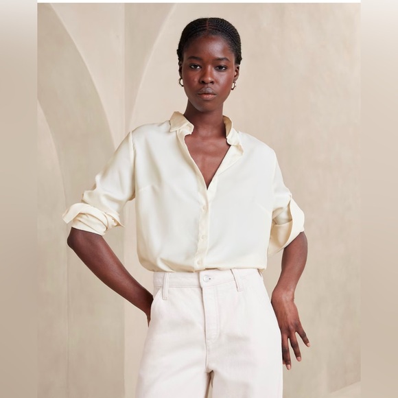 Banana Republic Factory Tops - BANANA REPUBLIC SILKY CLASSIC SHIRT
